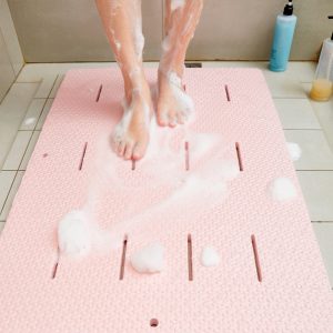 Absorbent bath mat