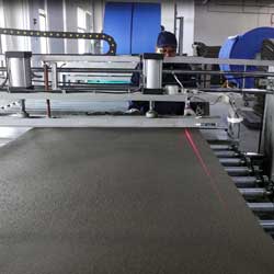 Edge trimming and precision slicing are the final steps to ensure the product has accurate dimensions and a perfect appearance. First, using high-precision longitudinal and transverse slitting equipment, laser positioning, or CNC blades are used to precisely cut large-format rolls of material into individual mat blanks that meet order requirements. Simultaneously, the four edges are trimmed to eliminate any frizz or burrs caused by foaming, ensuring flatness and perpendicularity. Then, an automatic length-fixing slicing system recalibrates the mat blanks, using infrared sensing and servo drive control to ensure that the length, width, and diagonal tolerances of each yoga mat are strictly controlled within ±0.5mm. NEEU performs a 100% visual inspection at this stage, eliminating any mats with edge defects and ensuring that the mats are not only dimensionally accurate but also have a smooth, delicate feel, providing a flawless surface for subsequent laser engraving or UV printing.