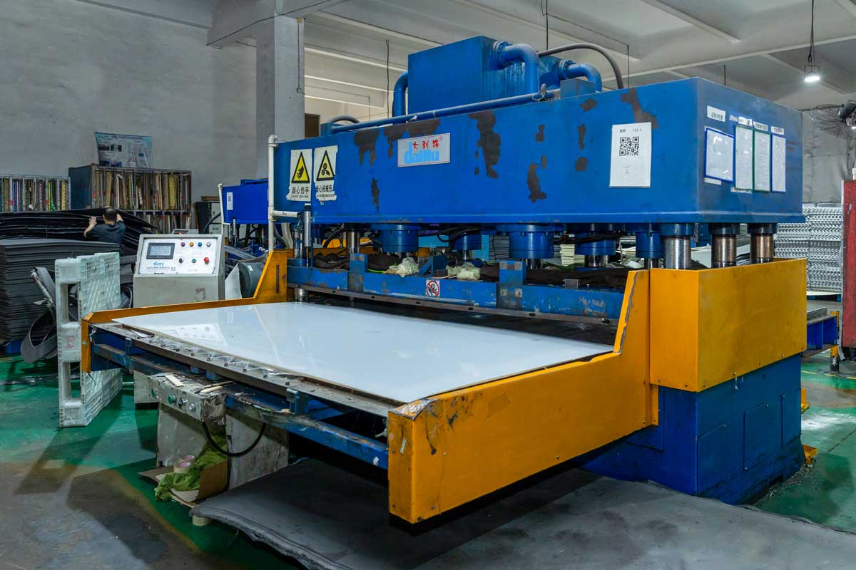 Interlocking Foam Mat Cutting Machinery