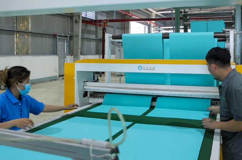 Fixed-length cross-cutting machine
